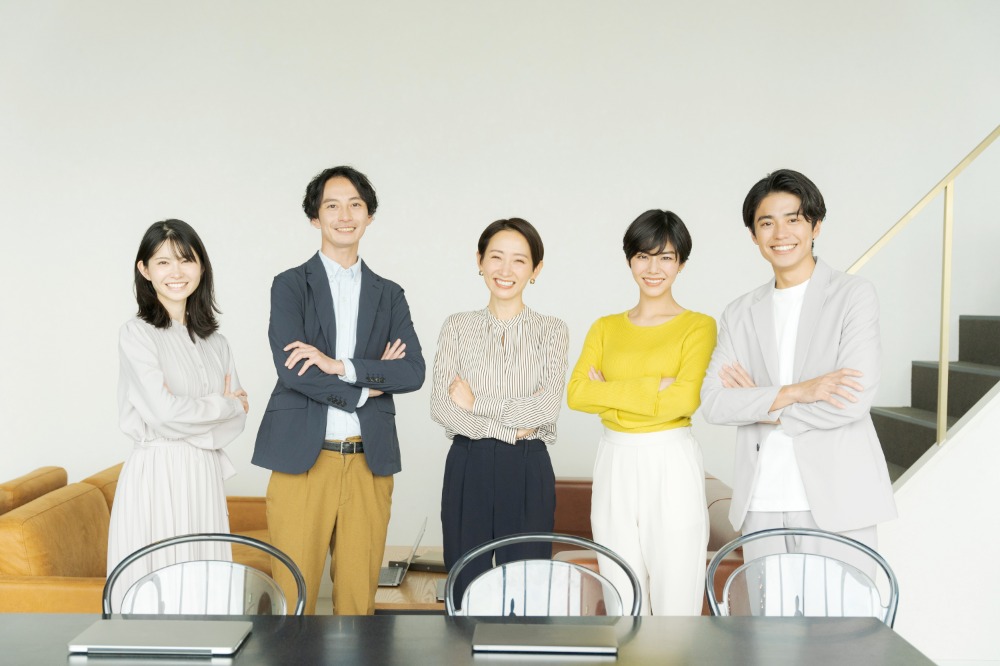 サービス1: 人材支援（採用から定着まで、企業の人材課題を総合的に解決します）